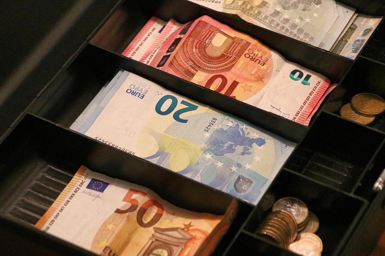 海外留学における送金方法のおすすめは？